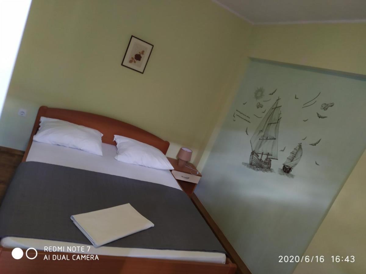 Apartman Ena Водице Екстериор снимка